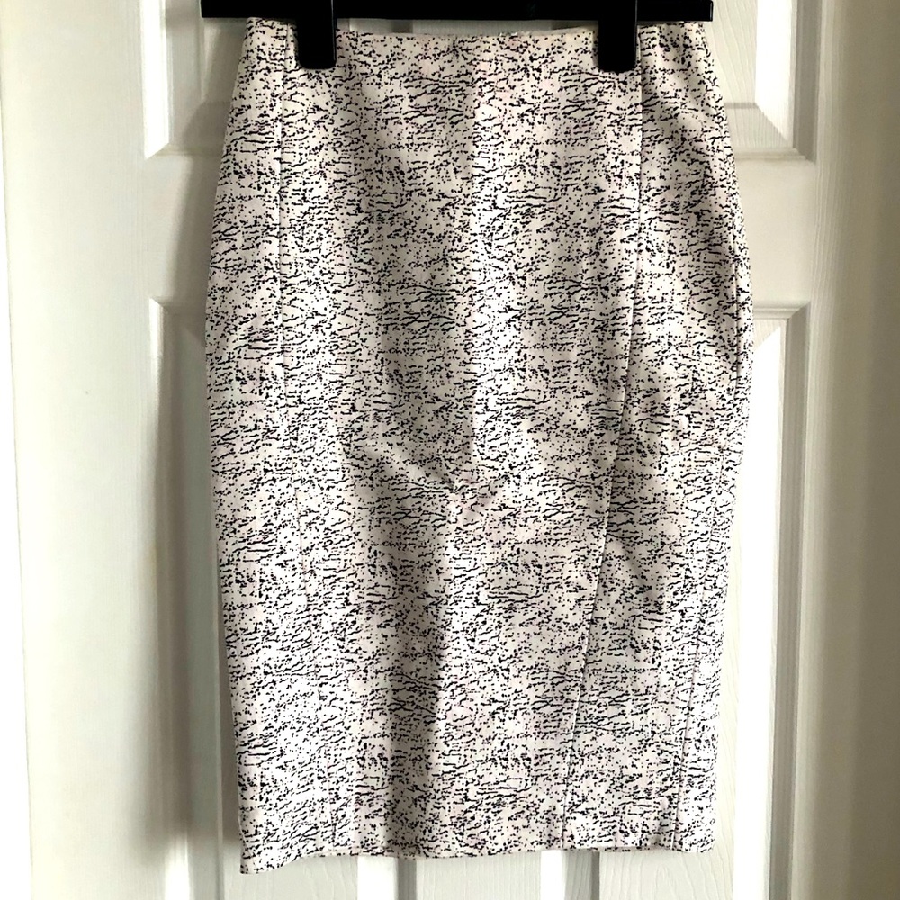 Rw&Co super flattering pencil skirt